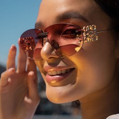 ファッショナブルなホットガールドライビングサングラス女性のトレンディなメタルスモールフレグランスレディースサングラスラージフレームヨーロッパとアメリカ