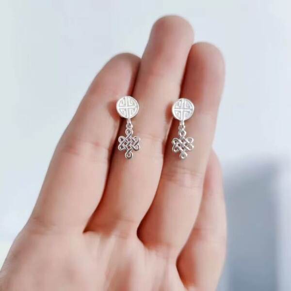 Retro design short sophisticated universal ethnic earrings