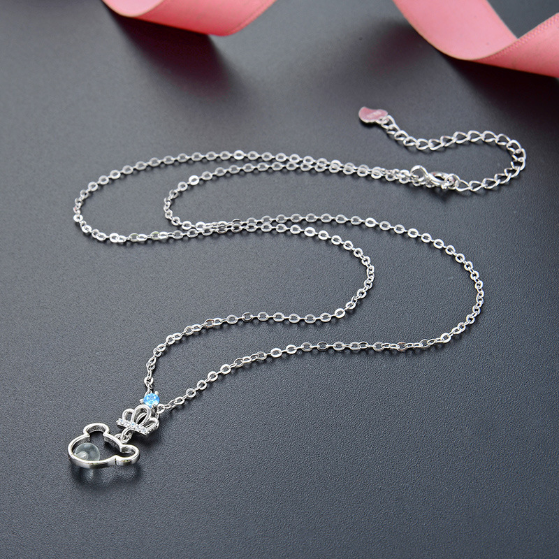 Japón y Corea del Sur creativo simple colgante de cadena de clavícula de animales agujeros S925 colgante de diamante de plata de corona de oso colgante mujer