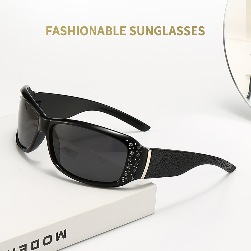 European and American New Polarized Sunglasses Retro Fashion Diamond Sunglasses Women's Export Classic Glasses Frame Wholesale Hc010 European and American New Polarized Sunglasses Retro Fashion Diamond Sunglasses Women's Export Classic Glasses Frame Wholesale Hc010