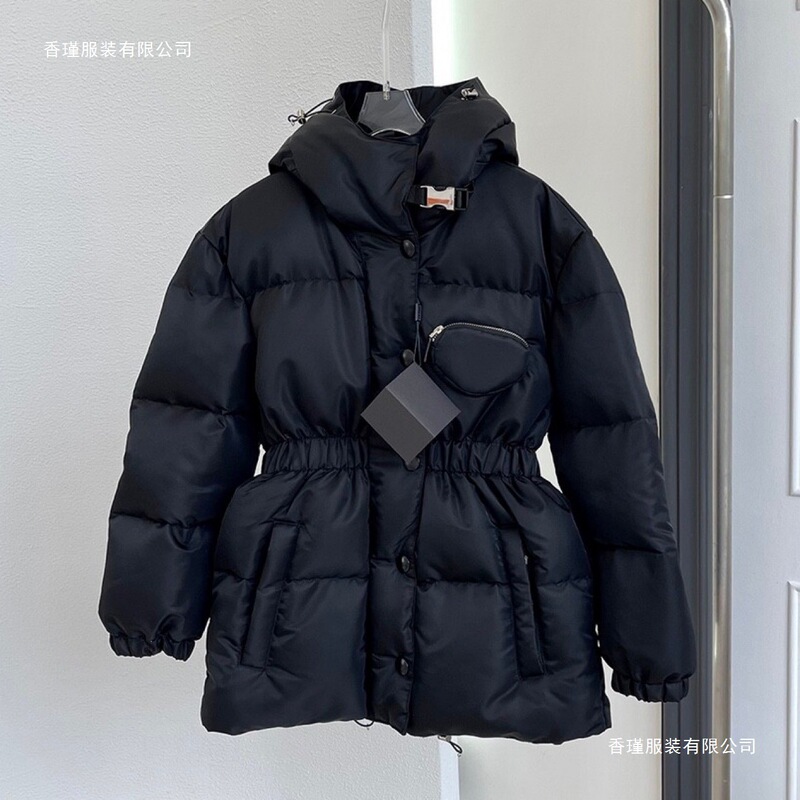 2026 Winter New P Brand Triangle Logo Bag, Letter Badge Black Waist-Cinching Down Jacket, Sheepskin