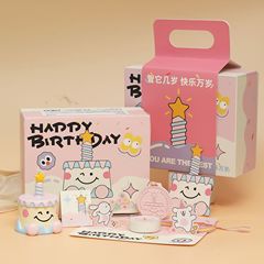 香薫礼箱誕生日プレゼントは女の子の親友の女の子の香薫アロマキャンドルに音楽礼箱の置物を持っている