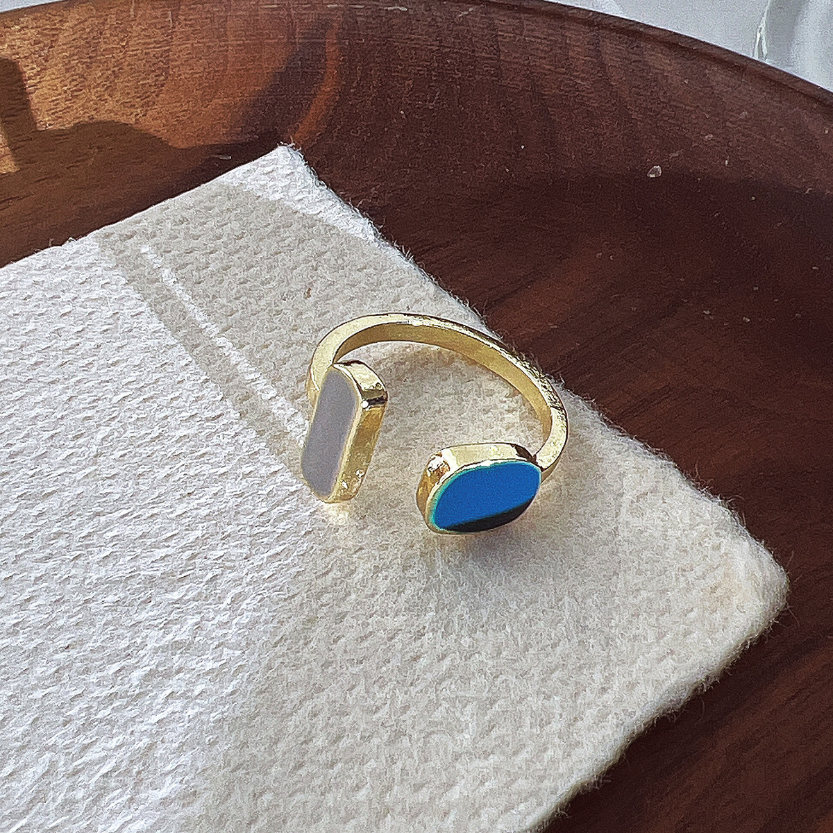 Minimalist Emerald Ring For Women Adjustable Gold Plated Design_voghion.com