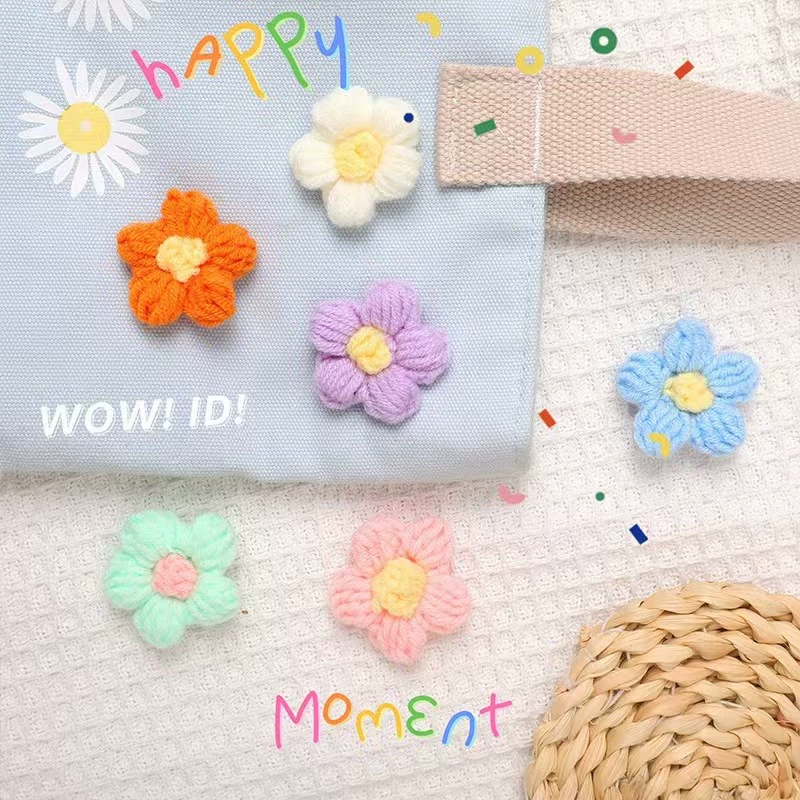 Симпатичные вязаные шерстяные цветы