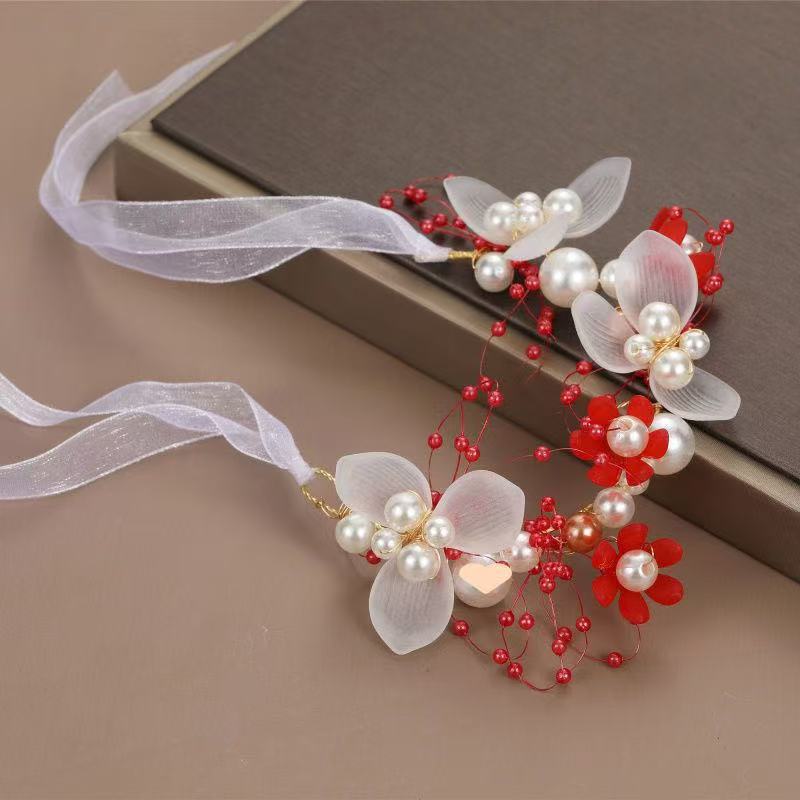 Red bracelet pearl, flowered