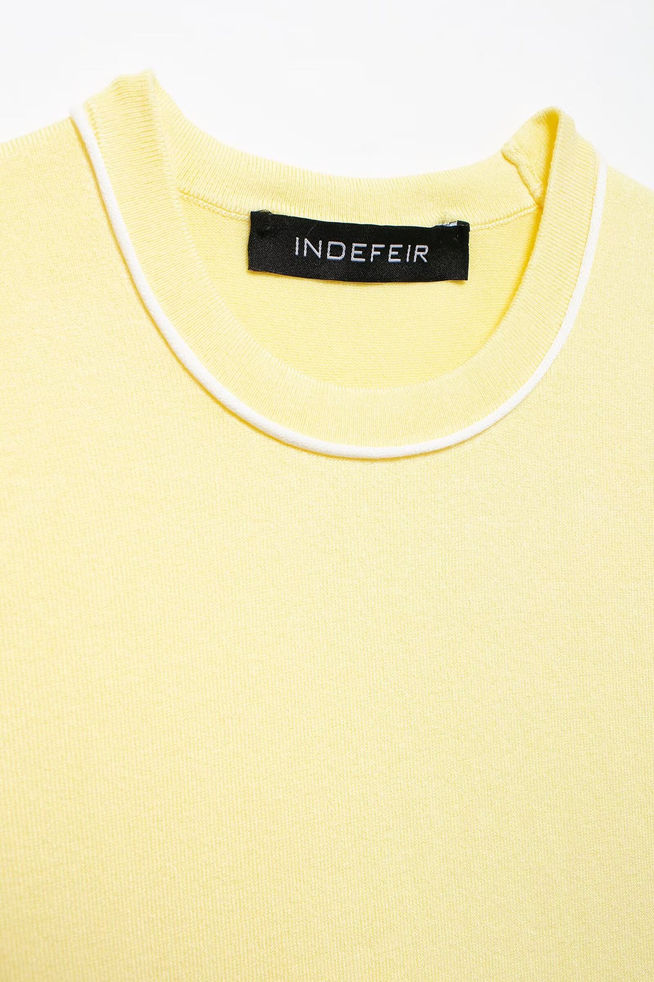 Vêtements pour cheveux extérieurs 2024 été nouvel article haut à aiguille plate à bordure de couleur contrastante pour femmes_voghion.com