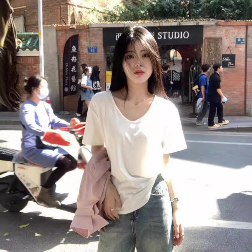 새로운 여름 얇은 V 넥 반팔 티셔츠 여성용 화이트 베이스 셔츠 느슨한 슬리밍 캐주얼 티셔츠 트렌디 한 여성용 탑