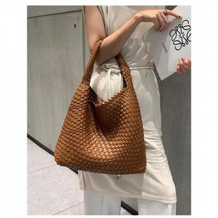 �ﶬ�羳�ֹ���������Ů�μ������ˮͰ��ͨ�ڰٴ����ذ���ĸ��