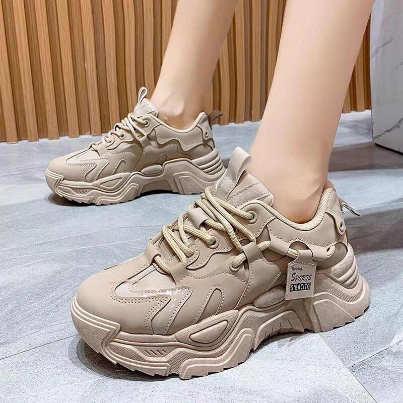 Nuevos zapatos de mujer de cuatro estaciones clásicos papá lazos transpirables estudiantes ocio cómodo fondo grueso deportes rojos en línea Gump pequeño blanco