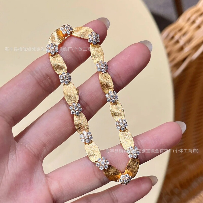 Popular New Chinese Style Ribbon Bracelet, Luxurious and High-End, Gold Silk Flower Hand Accessory for Women, Vintage Palace Style Hand Ornament Popular New Chinese Style Ribbon Bracelet, Luxurious and High-End, Gold Silk Flower Hand Accessory for Women, Vintage Palace Style Hand Ornament