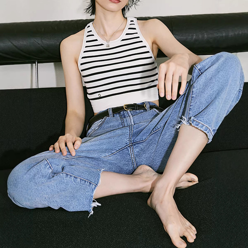 Exclusive Benefits for Fans, Non-Refundable and Non-Exchangeable Italian Fancy Yarn Silk Stripesd Vest