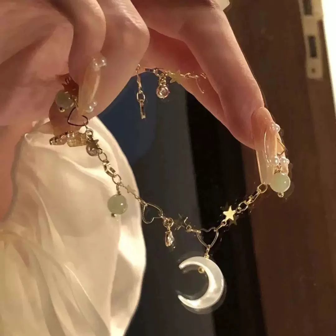 新款月亮山茶花手链女生轻奢小众设计铃兰花闺蜜学生党高颜值配饰