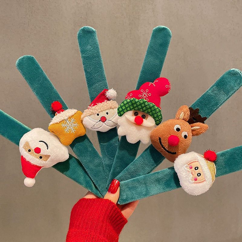 Regalos creativos para niños Papá Noel pulsera de peluche anillo para actividades de jardín de infantes vestidos pequeños regalos