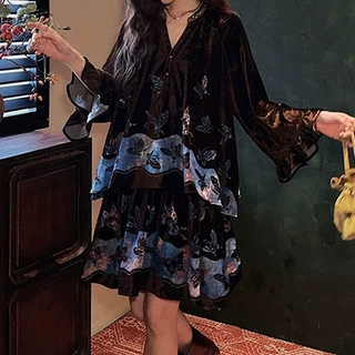 国风复古烧花连衣裙丝绒蝴蝶 v 领喇叭袖假两件荷叶下摆短连衣裙