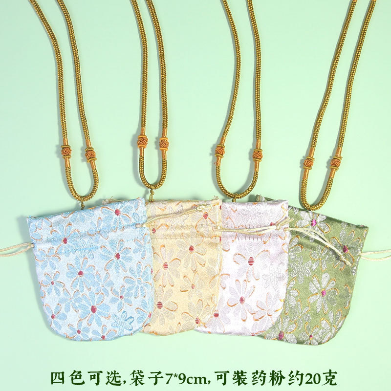 端午の節句の香嚢は香袋を包んでいます。|undefined