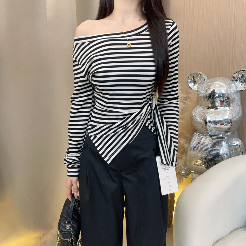 2025 Autumn and Winter New Korean Style Asymmetrical Hem Slit Waist High-End Slimming Look Versatile Slanted Shoulder T-Shirt