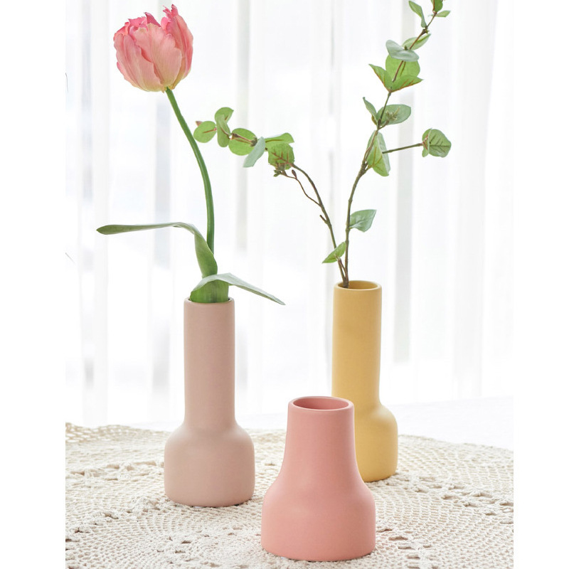 Pequeño jarrón de cerámica decoración sala de estar arreglo de flores flor seca simple colorido creativo hogar mesa de comedor decoración suave