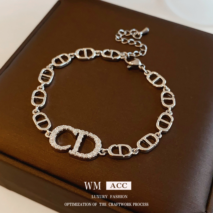 Pulsera de CD de nariz de cerdo de zircón ultra brillante delicada lujo ligero de alto nivel sensación de diseño de pulsera versátil sensación de nicho fábrica de joyas image 4