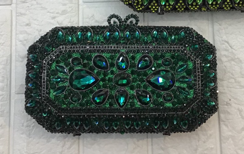 * Bolsa de cena con diamantes transfronterizos metal hueco bolsa de mano de diamantes de colores bolsa de noche de mujeres europeas y americanas