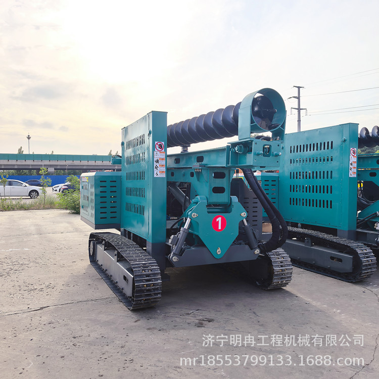 高低腿光伏打桩机