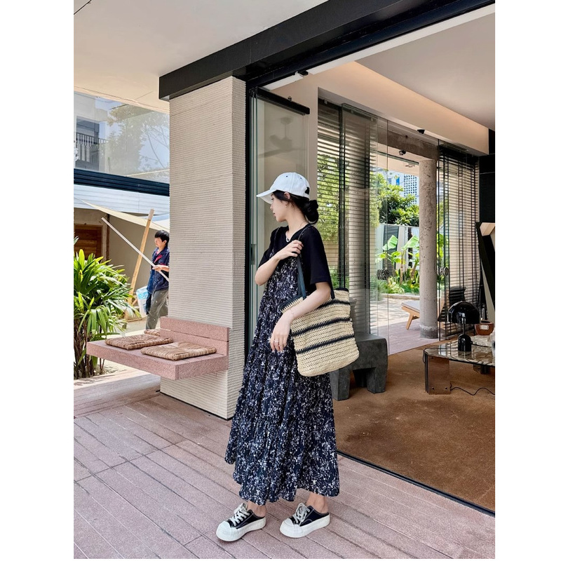 Plus Size Round Neck Right Shoulder Fake Two-Piece Floral Suspender Dress for Women Summer Fat mm Slimming Look Short-Sleeved T-Shirt Long Skirt Plus Size Round Neck Right Shoulder Fake Two-Piece Floral Suspender Dress for Women Summer Fat mm Slimming Look Short-Sleeved T-Shirt Long Skirt