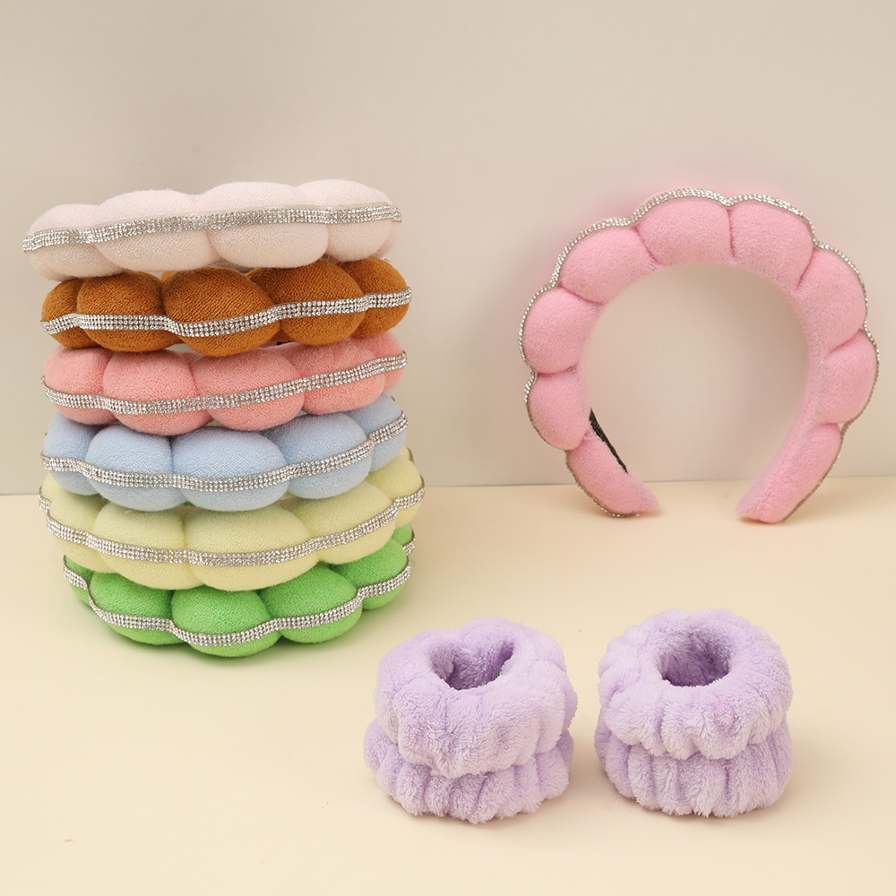 La nueva diadema de diamantes con incrustaciones de Amazon, la parte superior del cráneo alto, el traje de pulsera de giro de alta calidad, la diadema, el tocado anudado femenino, la joyería