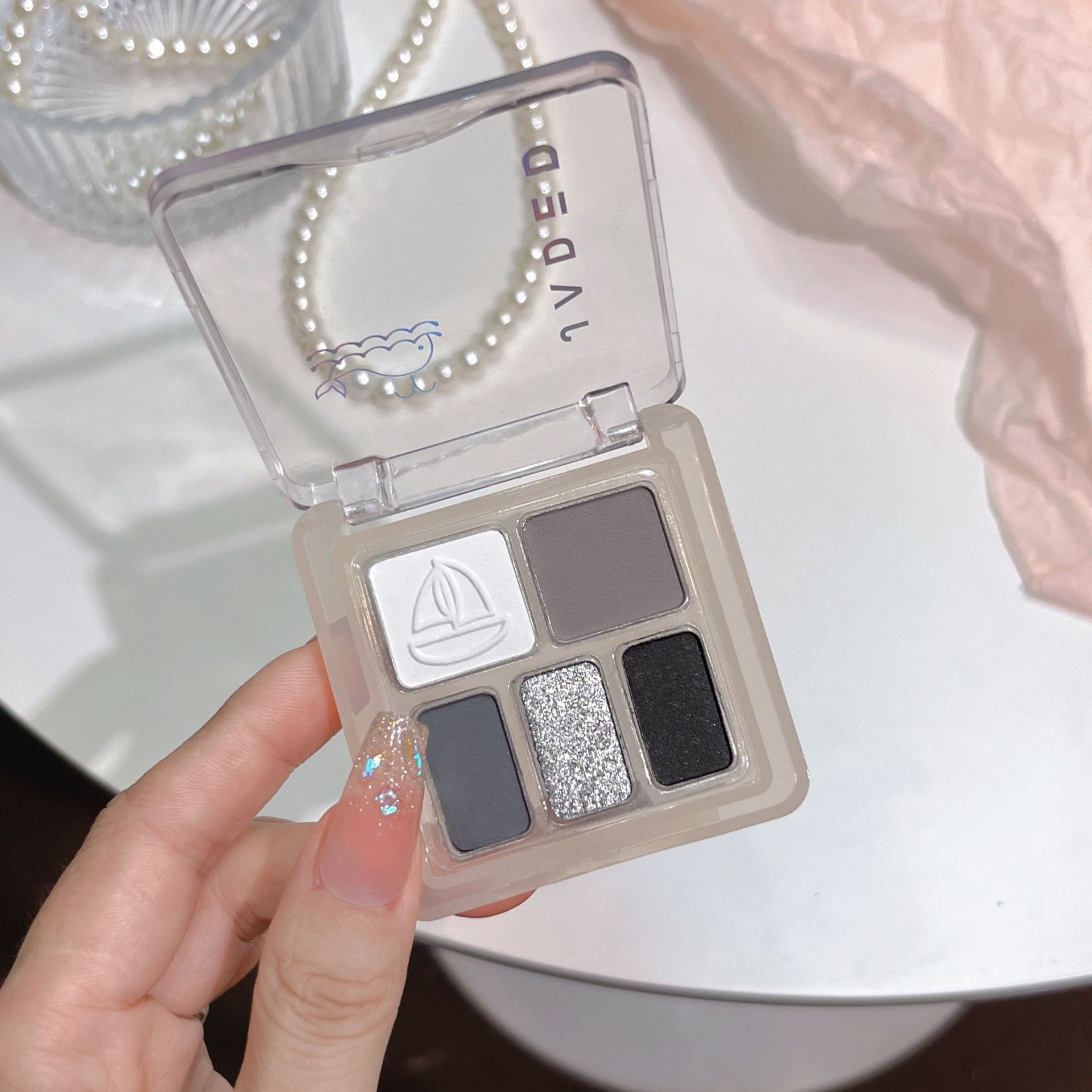 JADED Cálida paleta de sombras de ojos de cinco colores, barata y portátil, color perlado coreano mate, sombra de ojos ahumada de cemento sin maquillaje