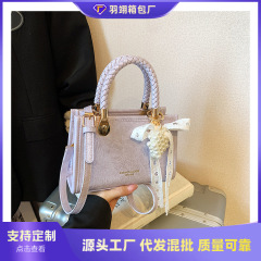 夏の女性向けのクロスボーダー超人気の小さなバッグ、多用途の2025年の新しいファッションのシンプルなクロスボディバッグ、人気のポータブル小さなスクエアバッグ