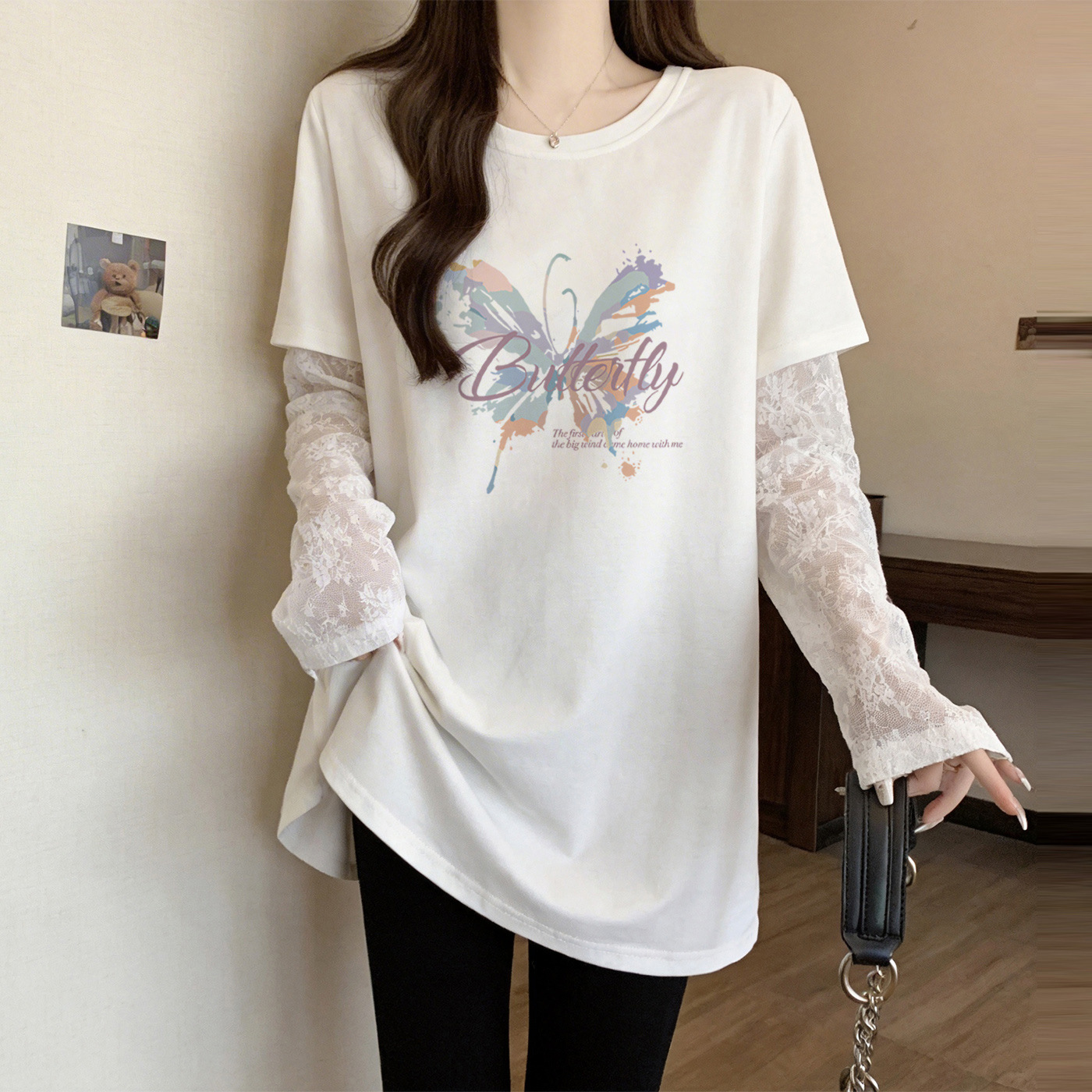 동대문 레이스 패치워크 긴팔 티셔츠 여성 정방 어깨 2026 여름 신상 미디엄 기장 가짜 투피스 엉덩이 가림 상의
