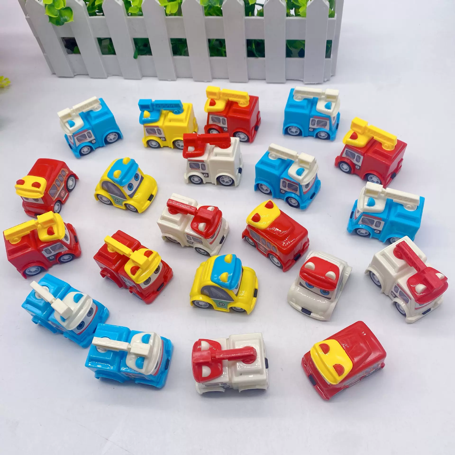 新款回力车 卡通回力车 儿童塑料工程车玩具  幼儿园礼品跨境玩具