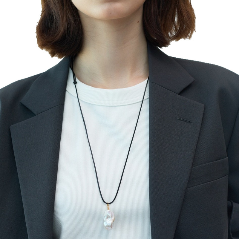 バロック真珠のセーターチェーンの女性の高級感の長いネックレスの女性の軽豪華な大衆の秋冬のアクセサリの越境する新商品|undefined