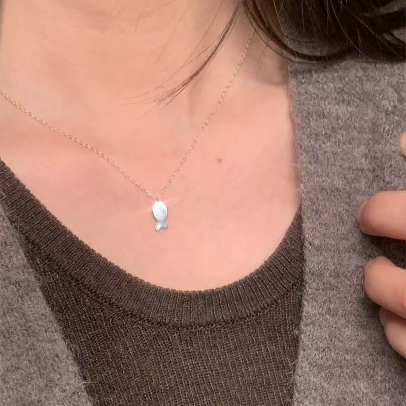 钛钢不掉色简约治愈小鱼项链女轻奢小众气质高级吊坠百搭锁骨链|undefined