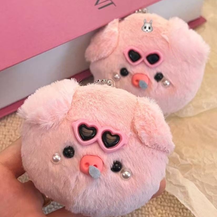 Nuevos muñecos rojos y azules gafas de sol bolsas de cabeza de cerdo bolsas colgantes de peluche llaveros muñecas muñecas regalo amigos