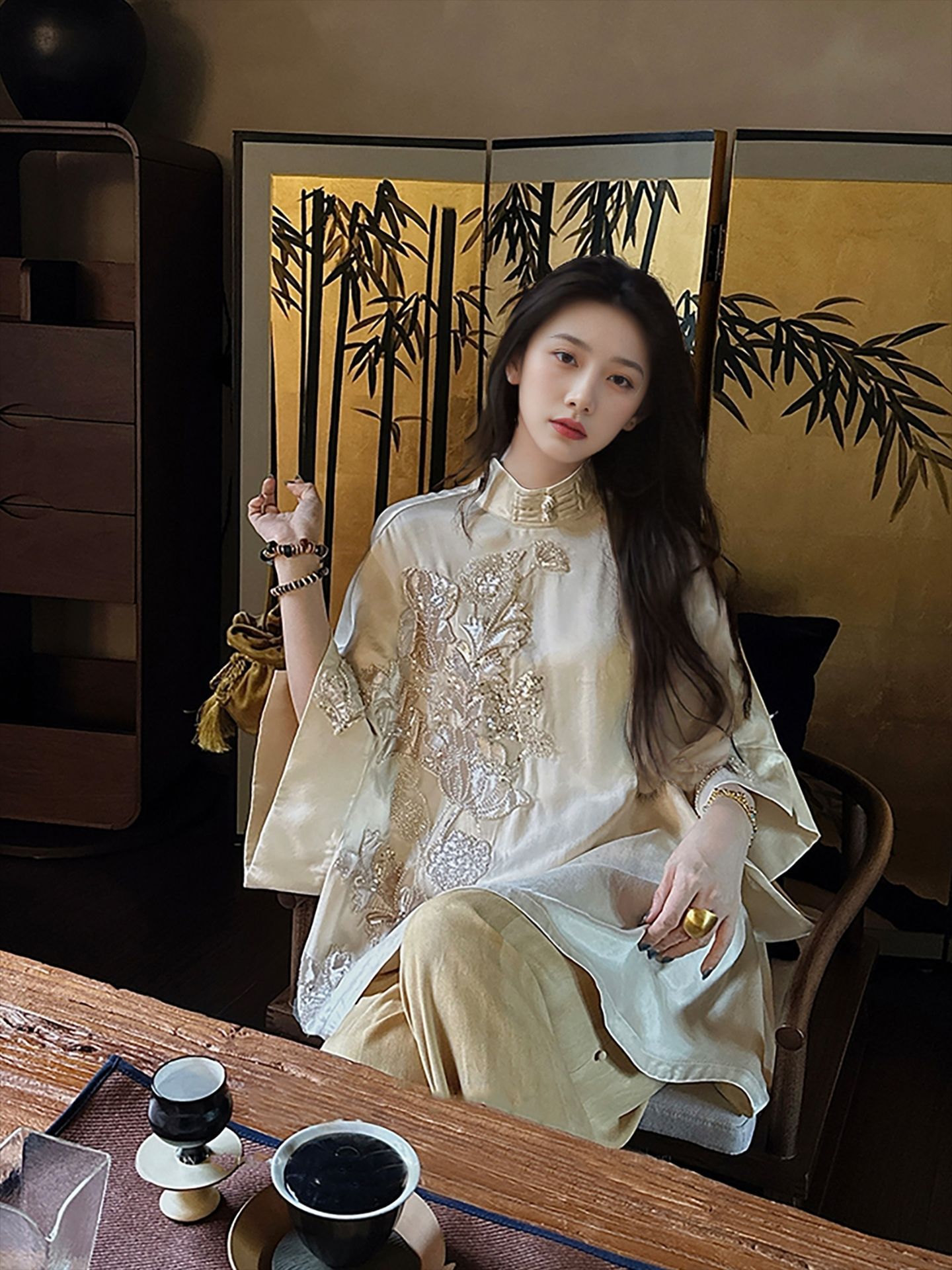 Áo sơ mi nữ dáng rộng phong cách Trung Hoa mới, thêu nút và ngọc trai hình sen, dài trung bình N6077 — Màu mơ