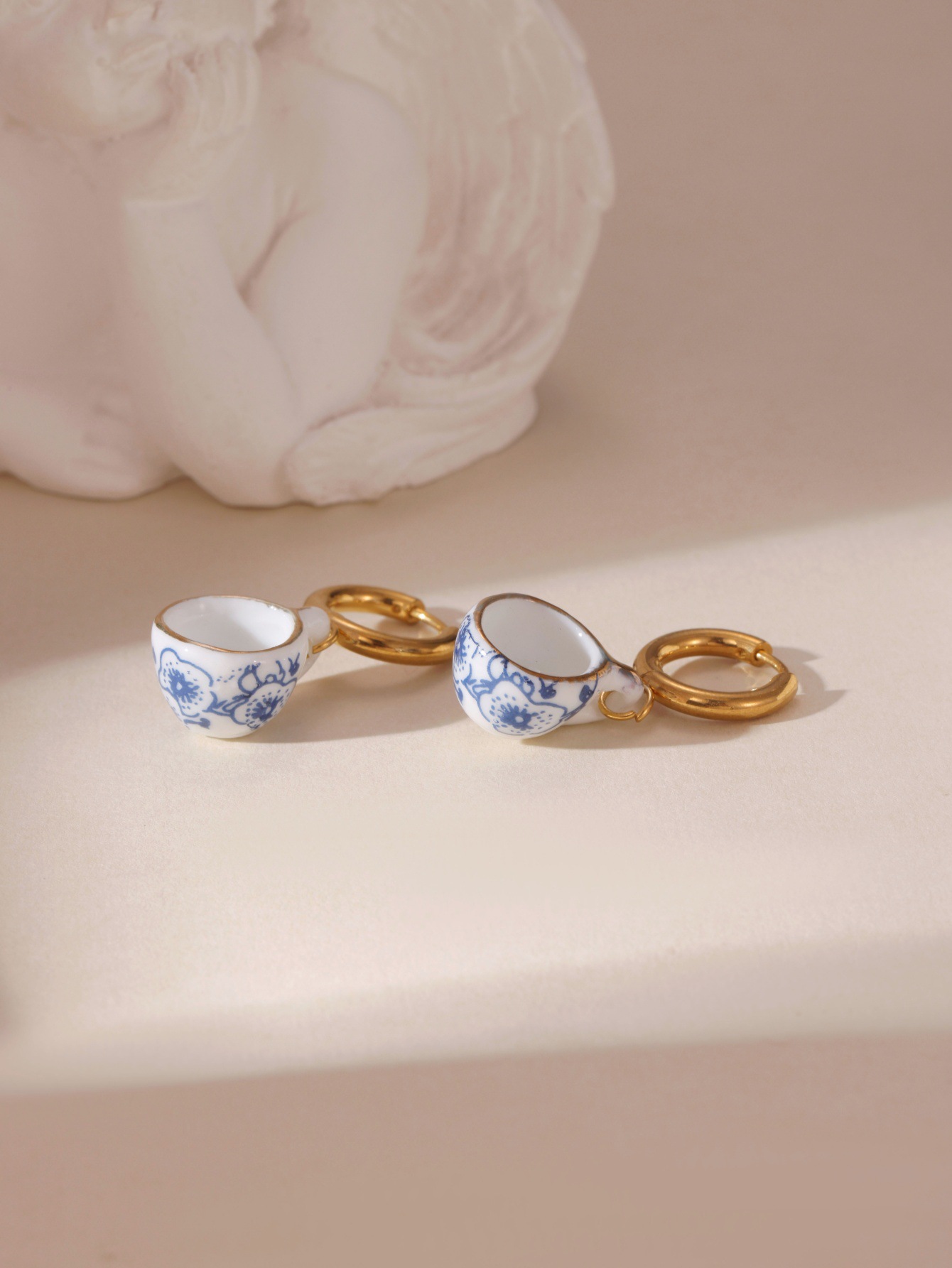 All Seasons Season 1 Pair Chinoiserie Classic Style Kettle Plate Teacup 304 Stainless Steel Ceramics Drop Earrings