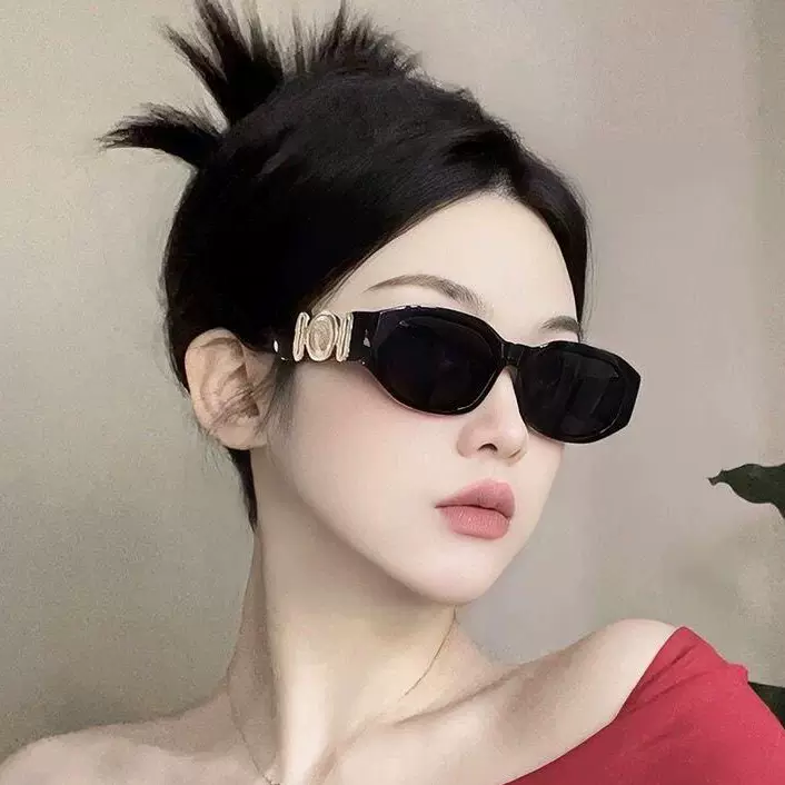 แว่นตากันแดดสไตล์ย้อนยุคยุโรป-อเมริกา แบบเดียวกับที่ดาราใช้ ยอดฮิตในโซเชียลมีเดีย แว่นตากันแดดทรงหลายเหลี่ยมสำหรับผู้ชายและผู้หญิง