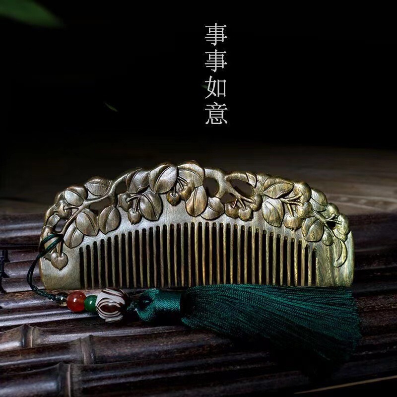 アルゼンチン緑白檀彫刻木製櫛 白檀櫛 レリーフ木製櫛 彫刻緑白檀櫛 白檀櫛|undefined