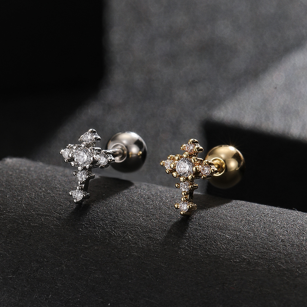 Pointed titanium steel lip stud product view