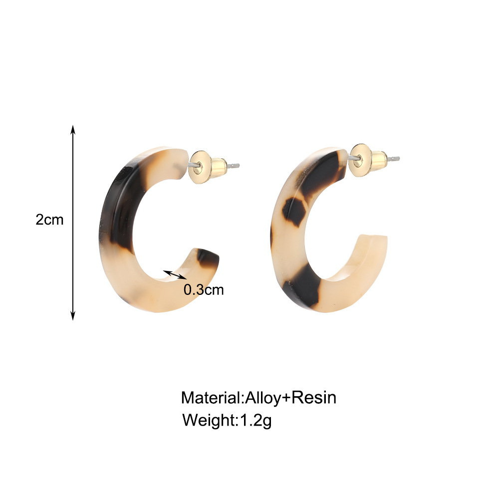 Fashion Letter C Earrings Simple Acrylic Leopard Hoop Earrings display picture 1