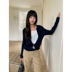 誉一新款2025秋季假两件深V领针织衫女个性翻领长袖上衣女c9631