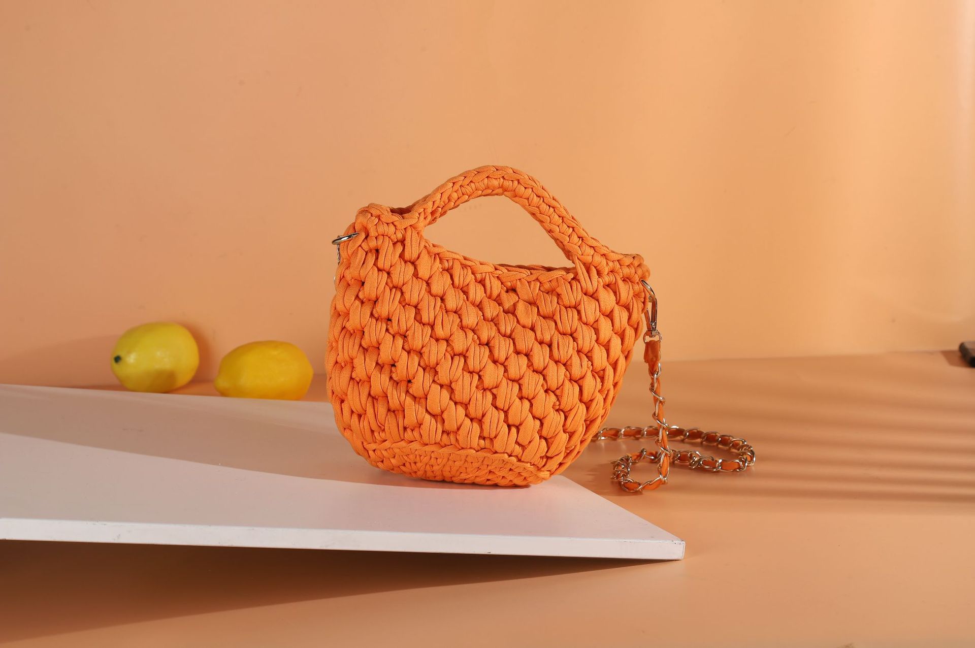 Women's Large Woven Fabric Solid Color Cute Weave Square Zipper Straw Bag display picture 3