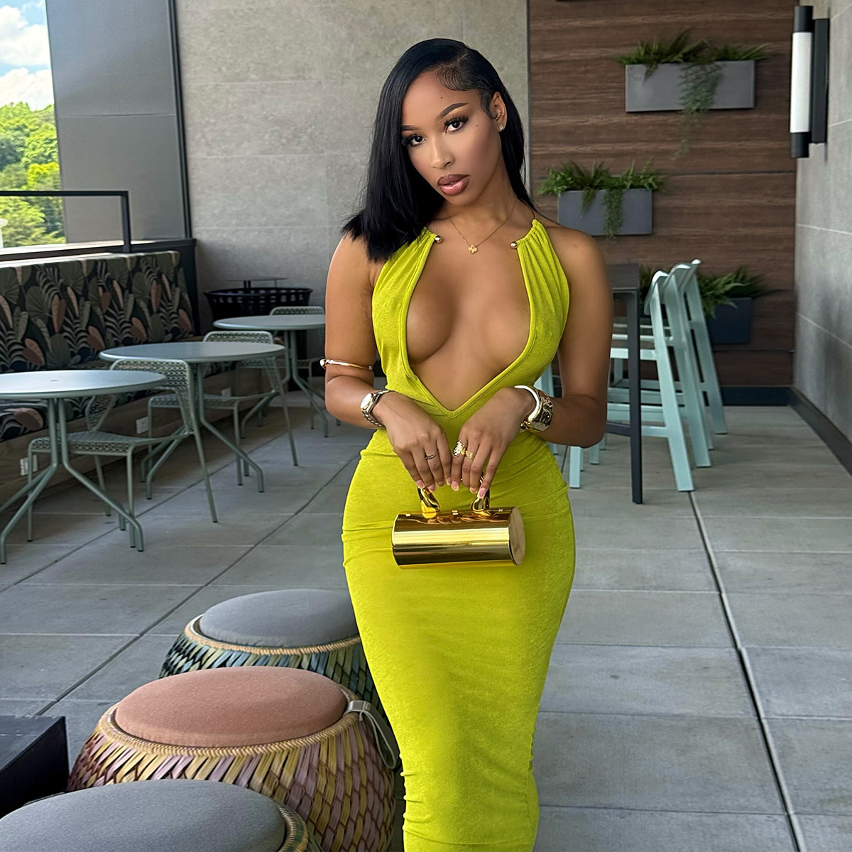 32577娜扎达欧美新款女装外贸新品感修身深V领金属挂脖长款连衣裙