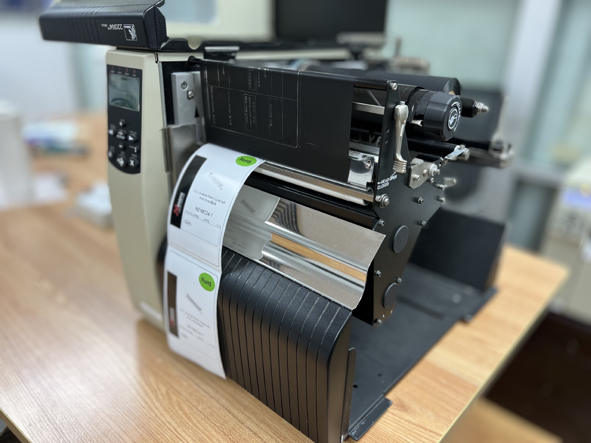 蓝泰不干胶蓝泰VOC标签FSC碳中和浅薄不干胶异丙醇试剂瓶标贴