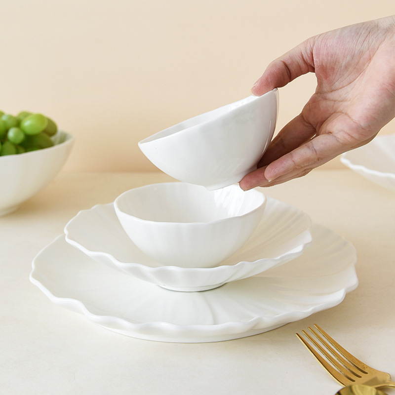 Platos de cerámica de alta temperatura de platos blancos puros platos de lujo ligero de alta calidad de platos de hotel