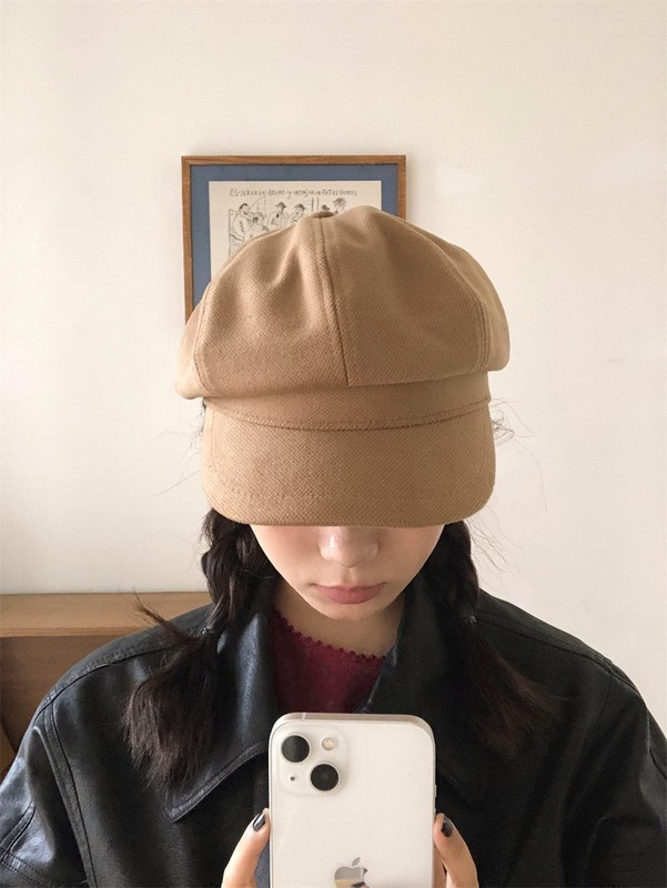 韓国の百合ベレー帽の女性は秋冬に顔を見せます。|undefined