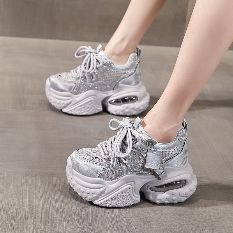 Giày sneaker nữ đế dày tăng chiều cao, mặt lưới đính đá rhinestone — Màu sắc rực rỡ bạc