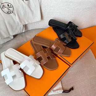 �羳H��һ����ŮЬ��a�����OӋ���r��ɳ����ɫ���eƽ�כ������l