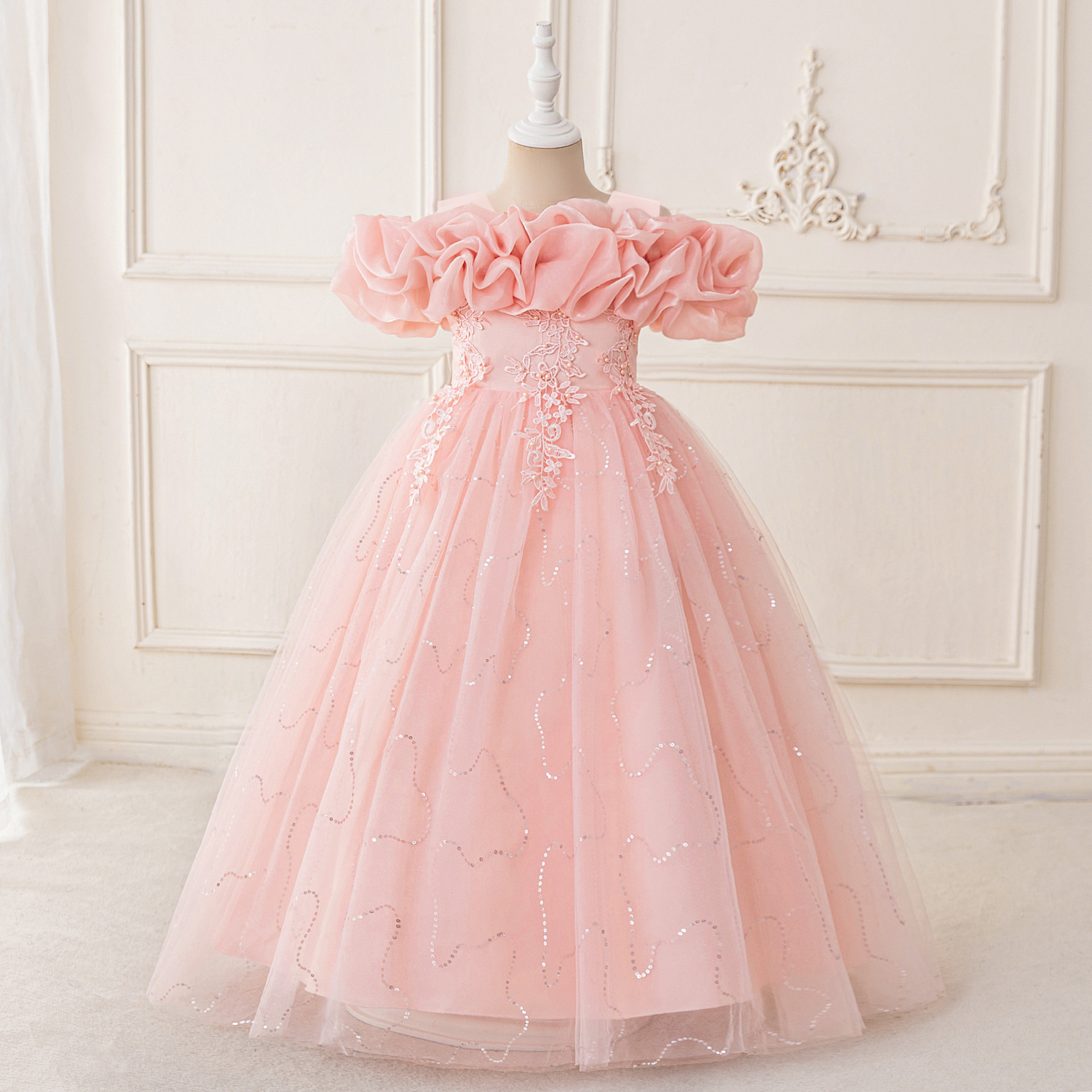 Nuevo vestido de niña vestido de princesa un niño grande un hombro de clavos de cuentas de malla de acero vestido de boda para niños