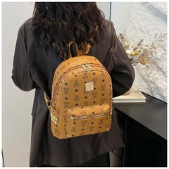 女包新款时尚小众旅游复古女小熊印花双肩背包学生书包双肩包女士