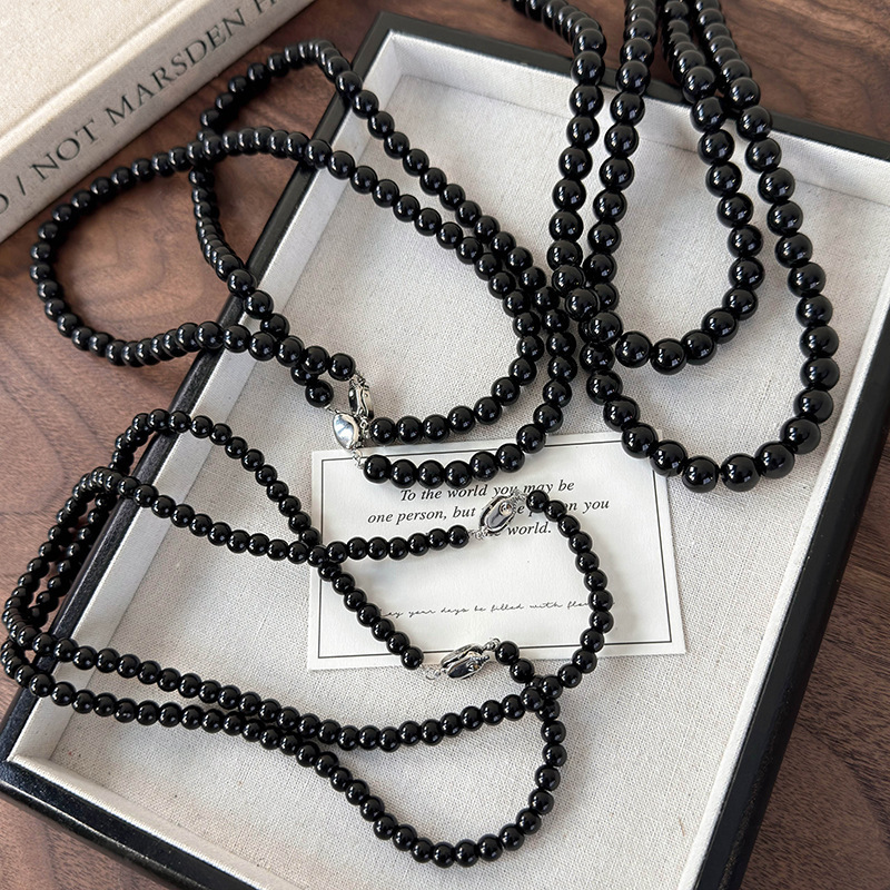 Blogger's Same Style Black Glass Bead Ingot Clasp Necklace, Light Luxury Collarbone Chain, Simple and Versatile for Daily Wear
